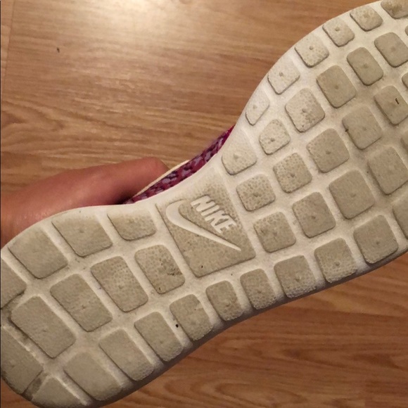 NIKE bright pink roshe with cheetah print! - Picture 8 of 8